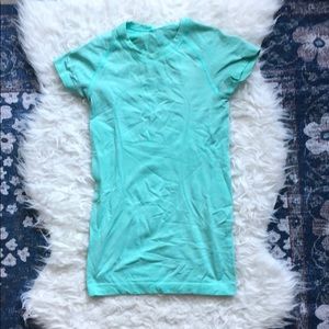 Lululemon Swiftly Top in Turquoise/Aqua Sz 4